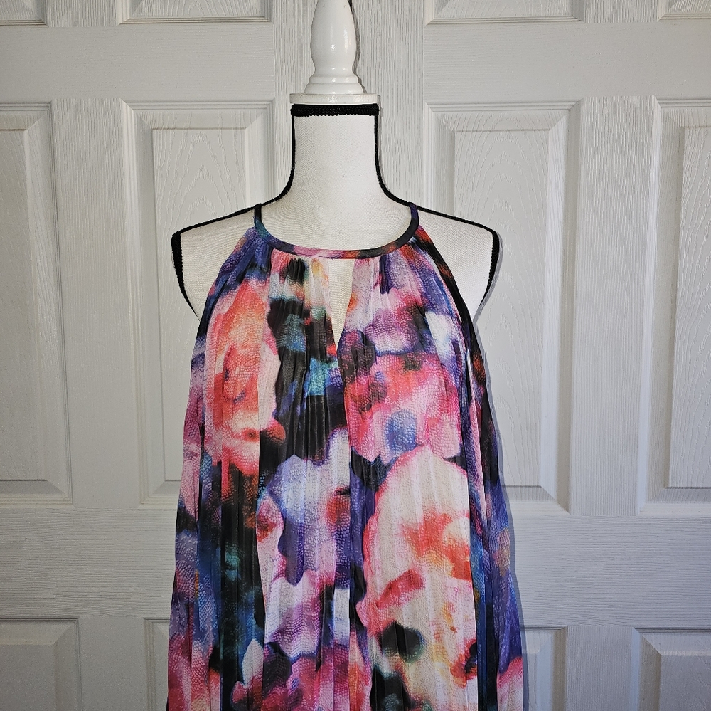 Maggy London Pleated Floral Swing Cocktail Dress - Picture 2 of 8